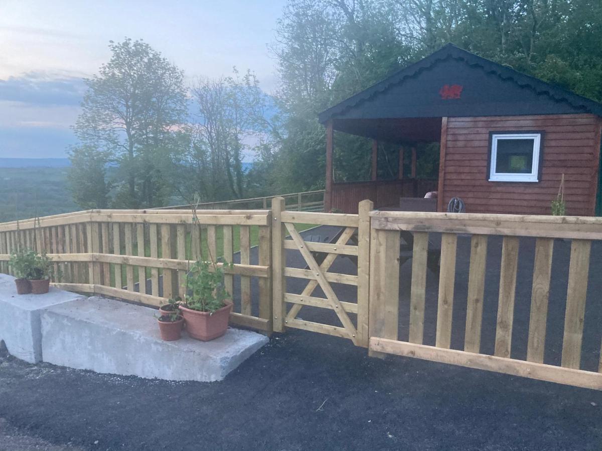 Kabin In The Woods Llandybie 外观 照片