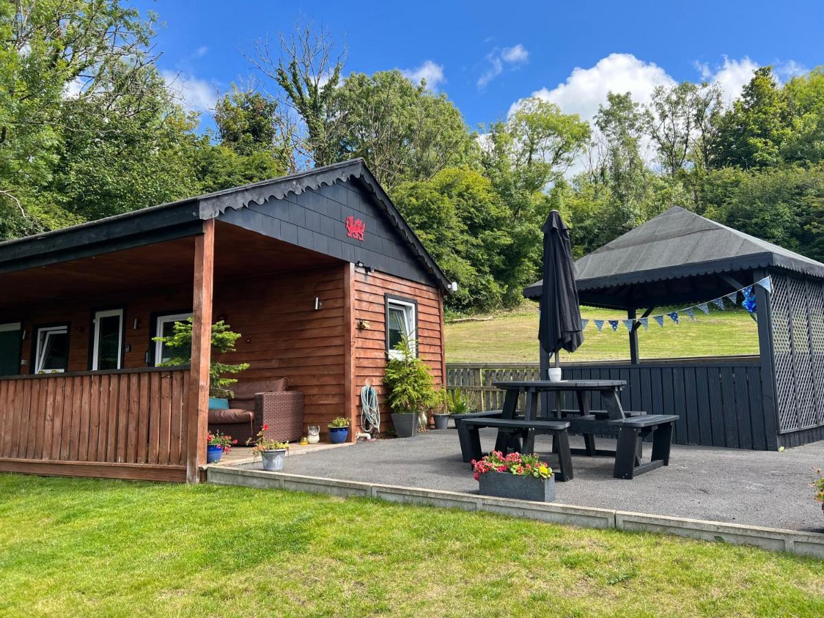 Kabin In The Woods Llandybie 外观 照片